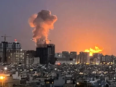 صدای چند انفجار در شرق و غرب تهران/ صدای ممتد جنگنده در آسمان پایتخت/ انفجار در رشت، اصفهان و قم