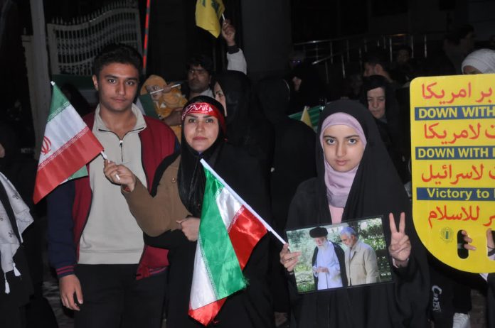 تصاویر/ دانشجویان و اساتید پیام نور پای کار انقلاب ایستاده‌اند