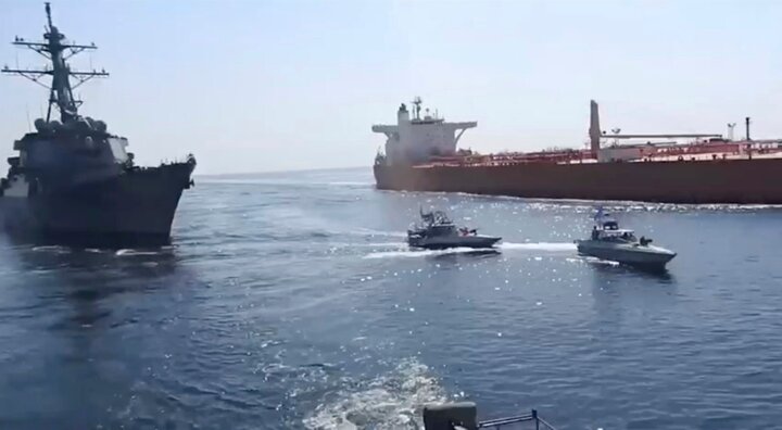 IRGC Navy responds to US navy shooting at Iranian vessel