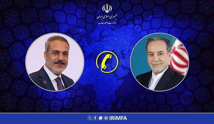 Iran, Turkey FMs discuss regional developments in call