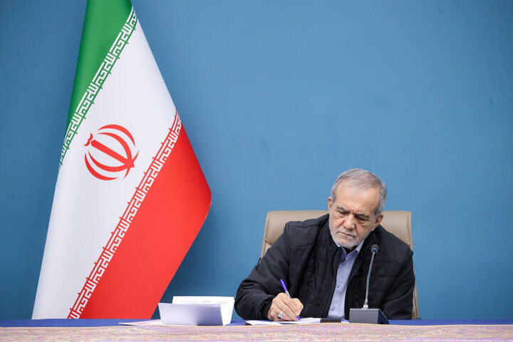 Pezeshkian thanks Sistani and Iraqi nation’s support for Iran