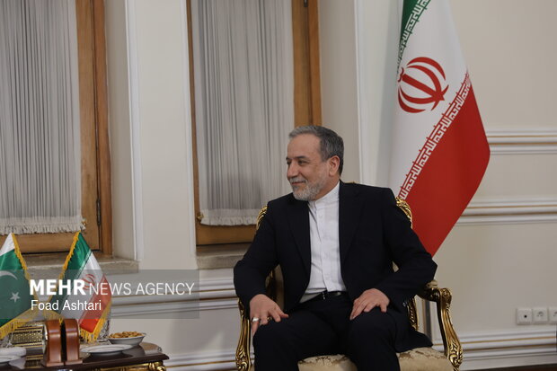 Iran FM proposes collective regional security pact