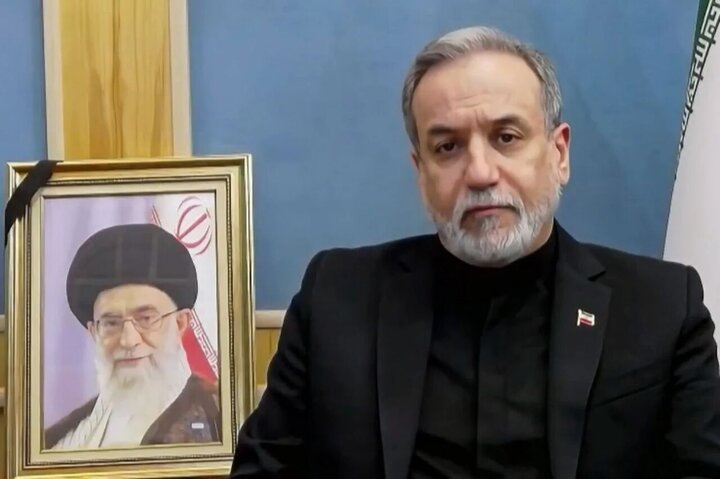 Araghchi hails Iraq for hosting funeral for martyred Leader