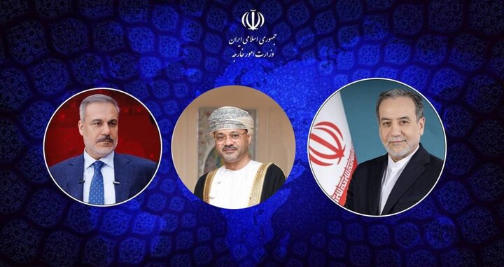 Araghchi spoke with his Turkish, Omani counterparts on Hormuz