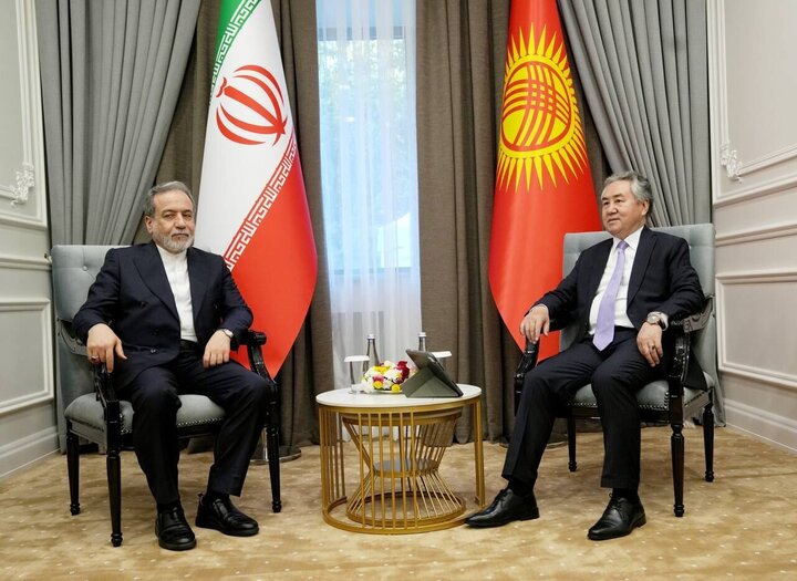 FM Araghchi meets with his Kyrgyz counterpart on SCO meeting