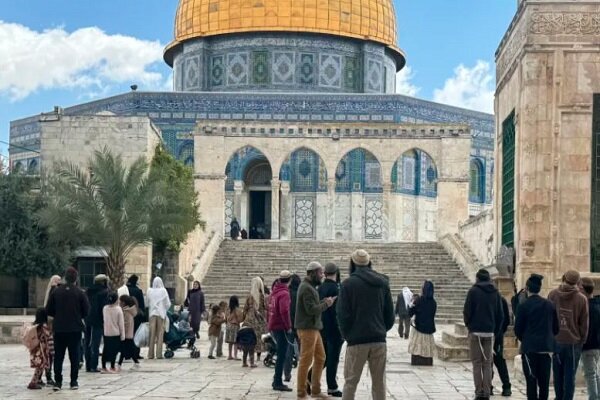 Israeli settlers storm Al-Aqsa Mosque