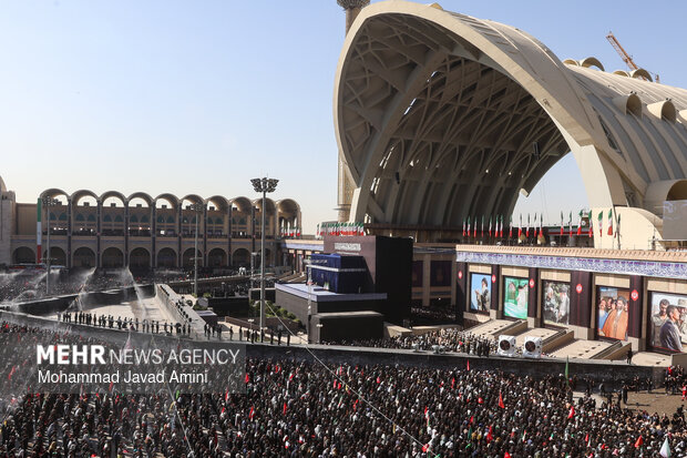 Tehran Mosalla’s capacity completed hours before prayer