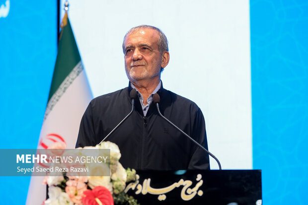 Iran stands firm amid full-scale war: Pezeshkian