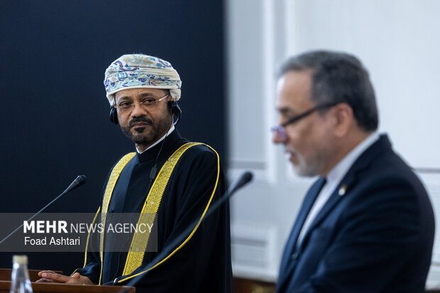 Omani FM to visit Tehran for talks on Strait of Hormuz