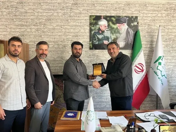 تجلیل رئیس انجمن جوجیتسو آذربایجان‌شرقی از معاون  مالی و اقتصادی شهرداری منطقه ۱۰ تبریز