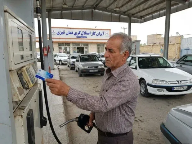 محدودیت کارت سوخت جایگاه‌ها در ۱۱ استان؛ سهمیه جدید بنزین و شرایط رانندگان