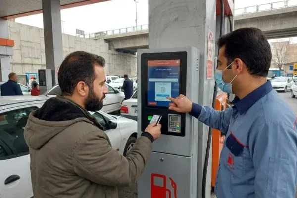 کارت بانکی جای کارت اضطرار سوخت می‌آید؛ آغاز طرح جدید در ۵۴ جایگاه تهران